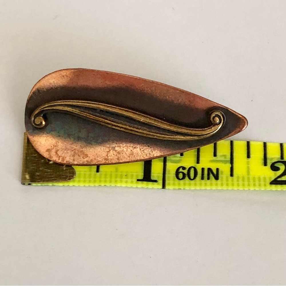 Vintage Copper  Brass leaf teardrop brooch 1.5" - Picture 2 of 5